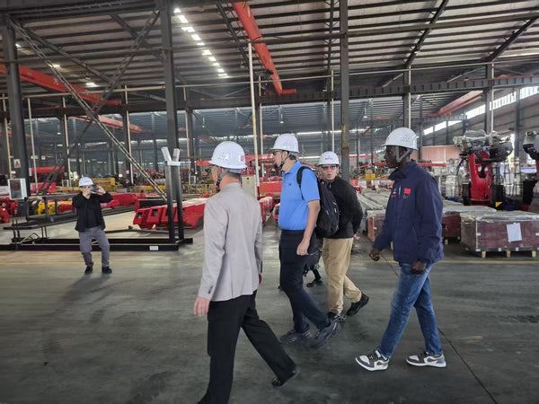 International Customers Visit Shenbai for Special Vehicle Factory Inspection