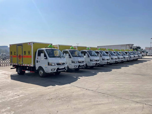 Dongfeng Tuyi blasting equipment transport vehicle