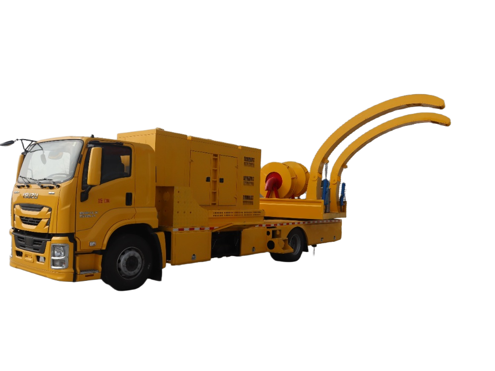 Large flow remote water supply and drainage rescue vehicle